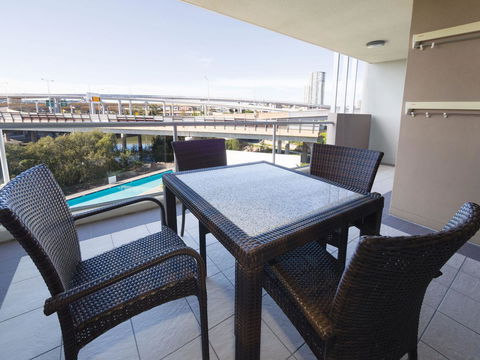 Oaks Brisbane Mews Suites - NT Tourism 4