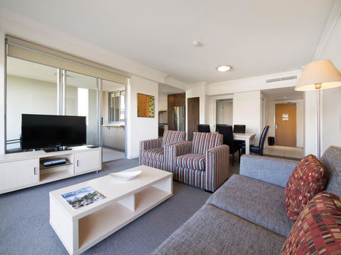Oaks Brisbane Mews Suites - NT Tourism 3