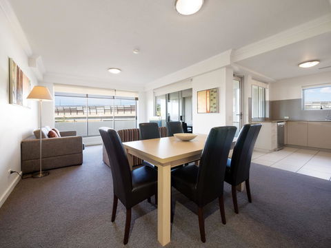 Oaks Brisbane Mews Suites - NT Tourism 10