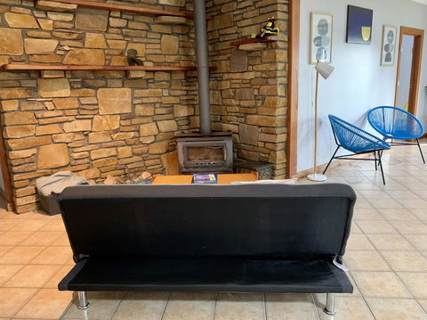 Beeâ€™s Place - 3 Bedroom Home On 10 Acres Of Land With Distant Ocean Views - Accommodation NT 3