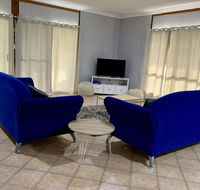 Bees Place - 3 bedroom home on 10 acres of land with distant ocean views - Accommodation NT