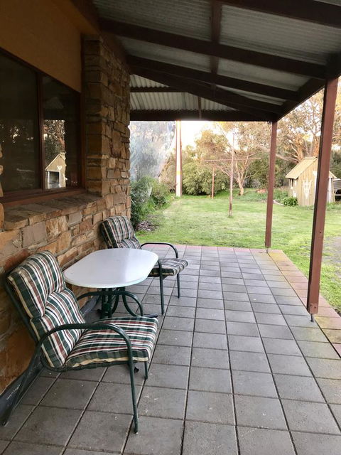 Beeâ€™s Place - 3 Bedroom Home On 10 Acres Of Land With Distant Ocean Views - Accommodation NT 8