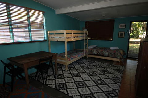 Signal Cottage - Accommodation NT 9