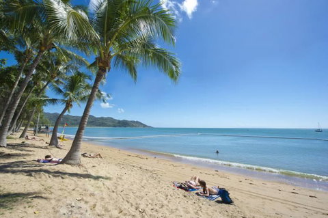 Maggies Beachfront Apartment 8 - Accommodation NT 1