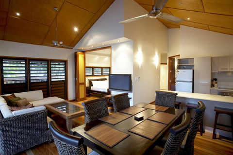 Pure Magnetic, 9 The Esplanade, Nelly Bay - Accommodation NT 12