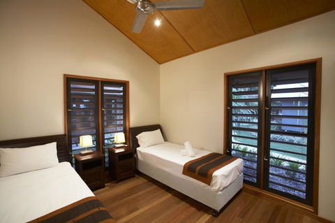 Pure Magnetic, 9 The Esplanade, Nelly Bay - Accommodation NT 10