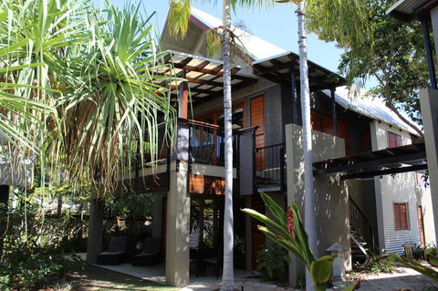 Pure Magnetic, 9 The Esplanade, Nelly Bay - Accommodation NT 13
