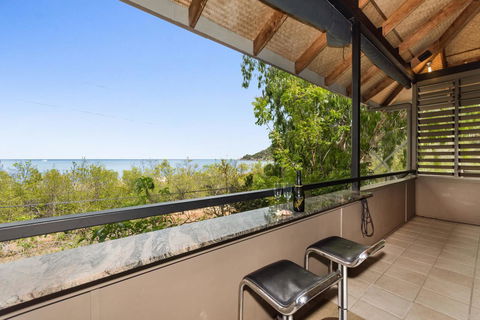 Absolute Beachfront - Accommodation NT 3
