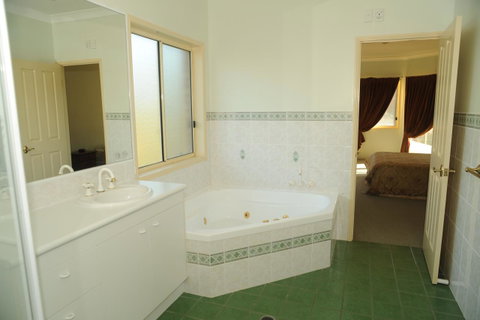 Waterfront At White Patch - Accommodation NT 17