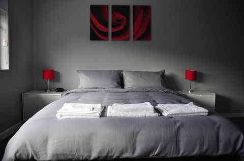 Bribie Island Square - Accommodation NT 4