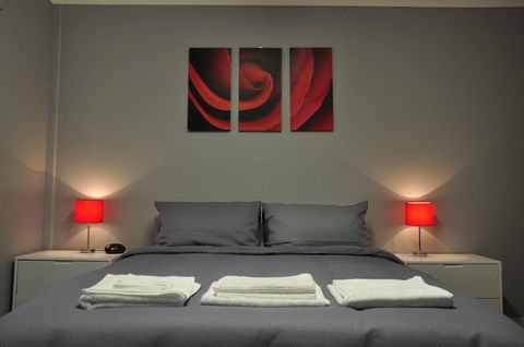 Bribie Island Square - Accommodation NT 8