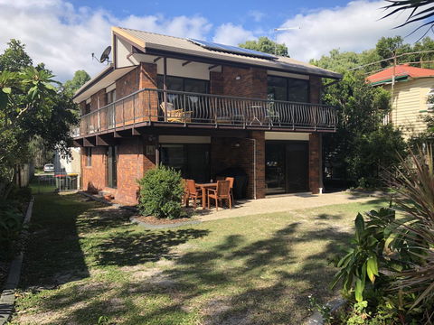 Bribie Beach House - NT Tourism 5