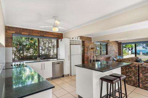 Bribie Beach House - NT Tourism 8