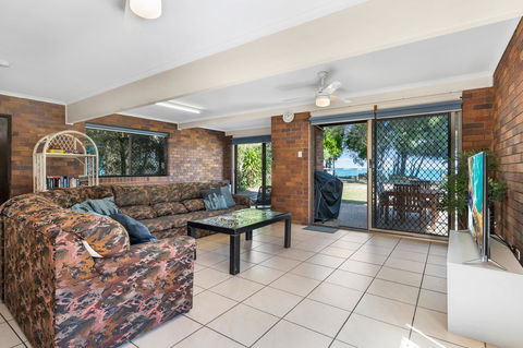 Bribie Beach House - NT Tourism 7