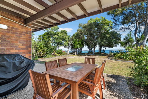 Bribie Beach House - NT Tourism 1