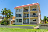 Enjoy the sea breezes from the balcony - Boyd St Woorim