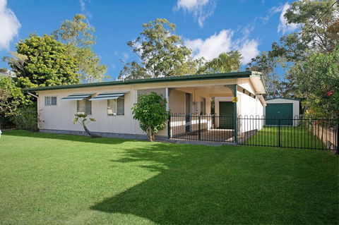 Lowset, Pet Friendly Cottage - Sunset Ave, Bongaree - NT Tourism 0