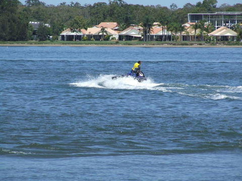 Lowset Home On The Canal - Dolphin Dr, Bongaree - NT Tourism 14