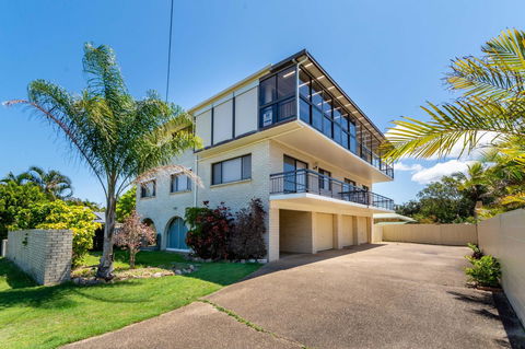 Spacious Unit Overlooking Moreton Bay - Boyd St, Woorim - NT Tourism 6