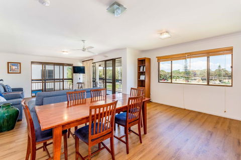Spacious Unit Overlooking Moreton Bay - Boyd St, Woorim - NT Tourism 7