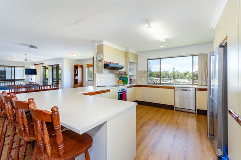 Spacious Unit Overlooking Moreton Bay - Boyd St, Woorim - NT Tourism 8