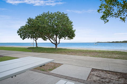 Waterviews,Pool, Wifi Its All Here !- Welsby Pde, Bongaree - NT Tourism 20