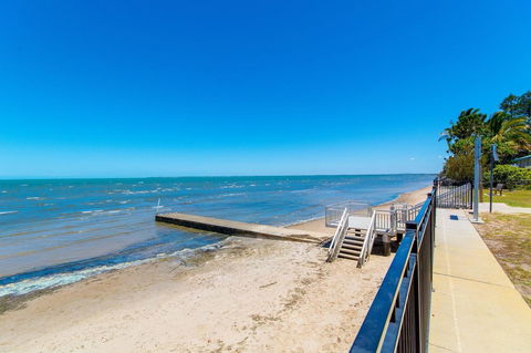 Waterviews,Pool, Wifi Its All Here !- Welsby Pde, Bongaree - NT Tourism 16