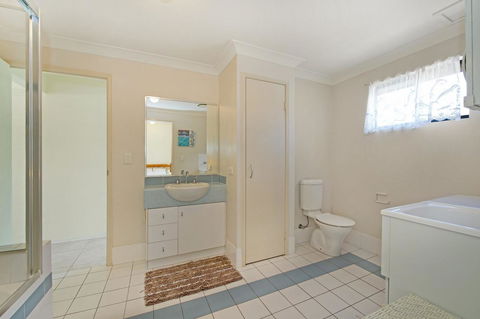 Quiet Location Across From Waterfront - South Esp, Bongaree - NT Tourism 5