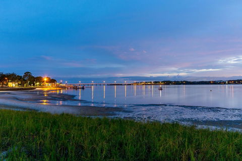 Charm And Comfort In This Ground Floor Unit With Water Views! Welsby Pde, Bongaree - NT Tourism 1