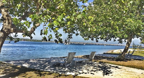 Charm And Comfort In This Ground Floor Unit With Water Views! Welsby Pde, Bongaree - NT Tourism 7