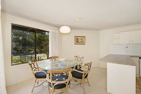 Everything You Need Including A Pool! Karoonda Sands Apartments - Accommodation NT 3