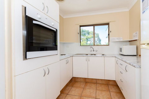 Fantastic Views From This Top Floor Unit! - Accommodation NT 13