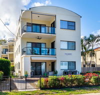 Waterfront views from private rooftop balcony - Bayview South Esp Bongaree - Accommodation NT