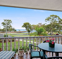 Huge top floor unit across the road....Waterfront - Accommodation NT