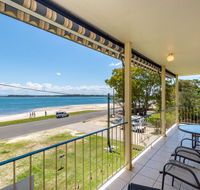Water Views - Top Floor -Clearview Apartments South Esp Bongaree - Accommodation NT