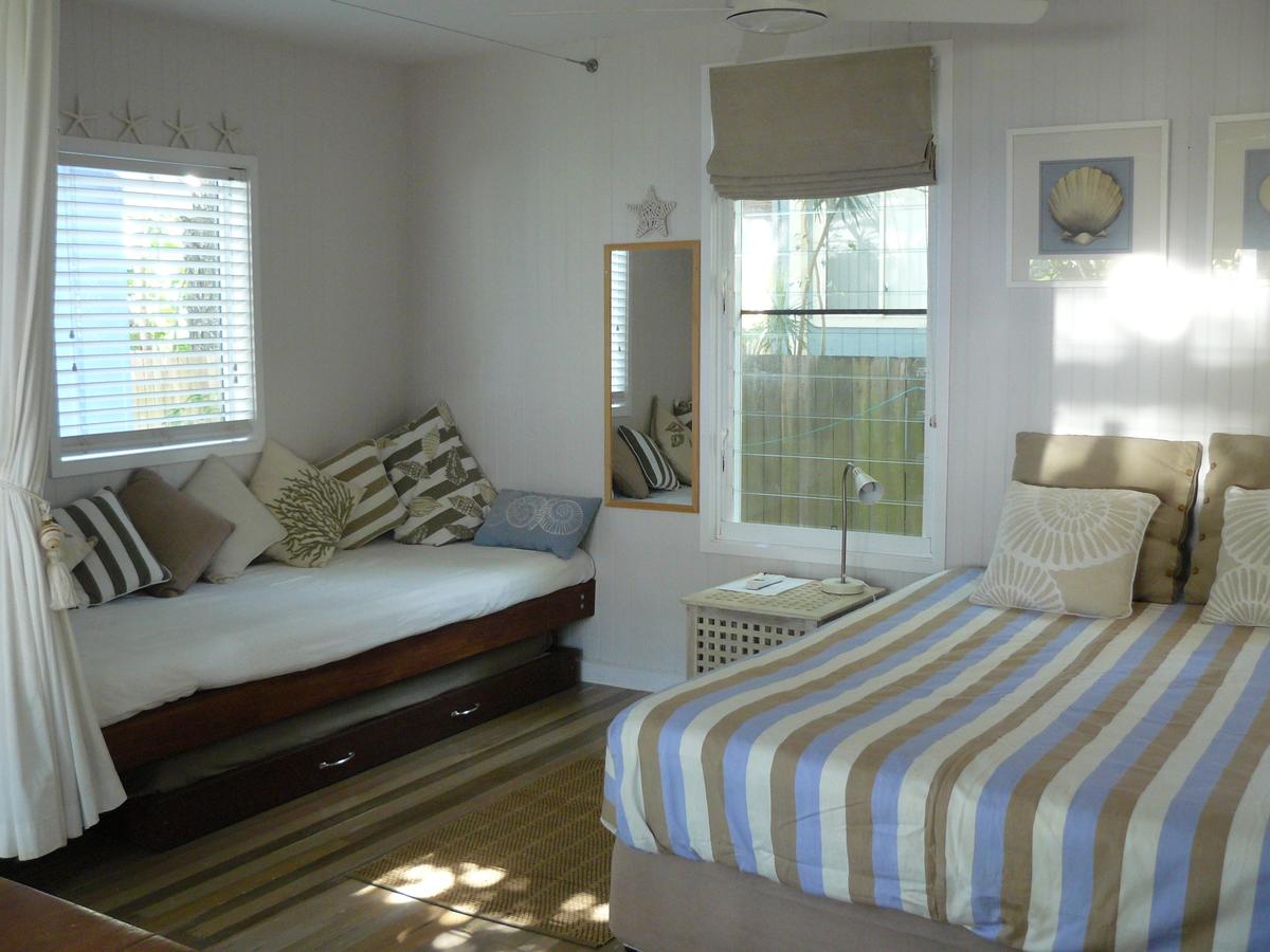 Amity Point QLD Accommodation NT