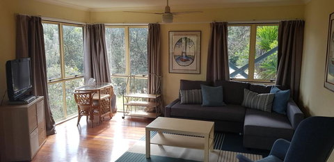 Blue House - Accommodation NT 6