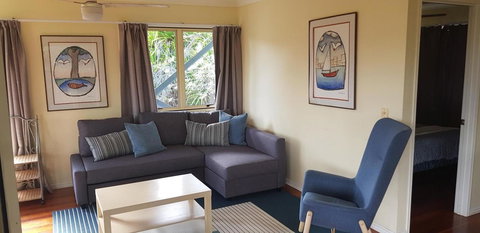 Blue House - Accommodation NT 7