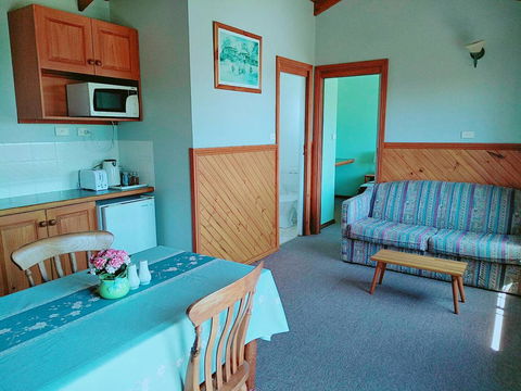 Baudins Accommodation And Restaurant - Accommodation NT 9