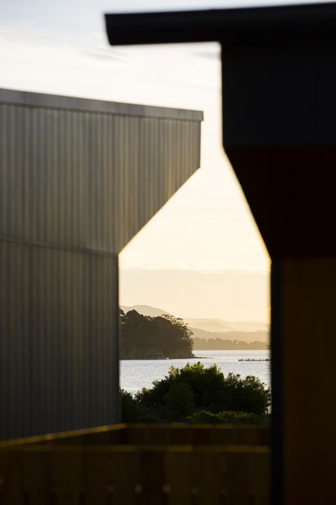Bruny Island Escapes And Hotel Bruny - NT Tourism 0