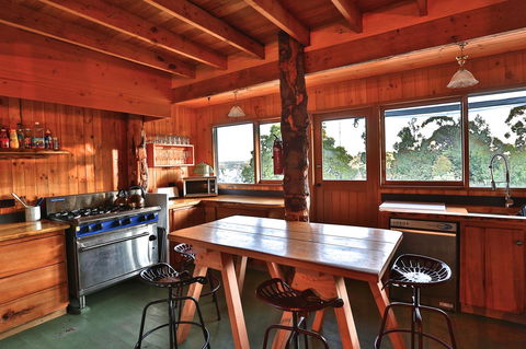Bruny Island Lodge - NT Tourism 1