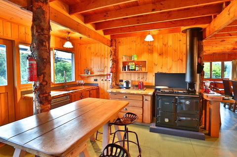 Bruny Island Lodge - NT Tourism 3