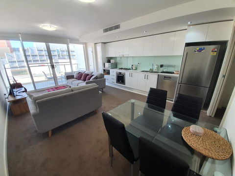 (just Listed) Bolton St 1br 350m Walk To Newcastle Beach +++ Wifi End Eand - Accommodation NT 0