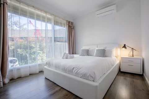 , , , Alice Wonderland, , ,  In 4 Beds House - Accommodation NT 3