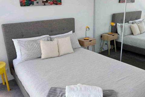 , Elsternwick, Impressive 2bed:carspot:15mins To CBD - NT Tourism 1