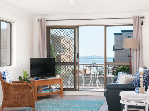 1 'BAHIA', 47 RONALD AVE - GREAT LOCATION WITH FILTERED WATER VIEWS - NT Tourism 3