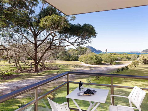1 'Intrepid', 3 Intrepid Close - Amazing Views Of Shoal Bay, Only 100m From The Beach - NT Tourism 0