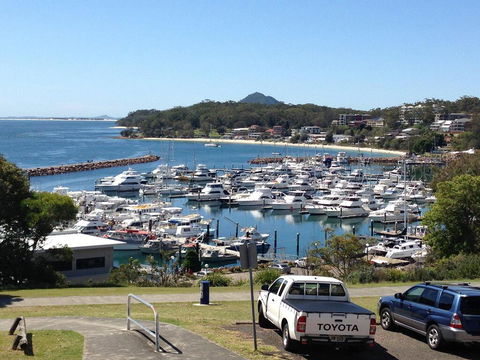 1 'Laman Lodge', 15 Laman Street - Stunning Air Conditioned Unit With Water Views And WIFI - NT Tourism 0