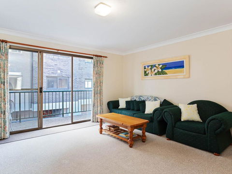 1 'Monterea' 3 Ondine Close - Walking Distance To Beach - NT Tourism 2