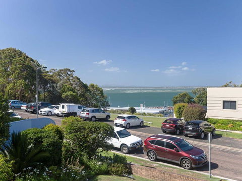 1 'Portofino' 7 Laman Street - Aircon & 1st Level Unit - NT Tourism 0